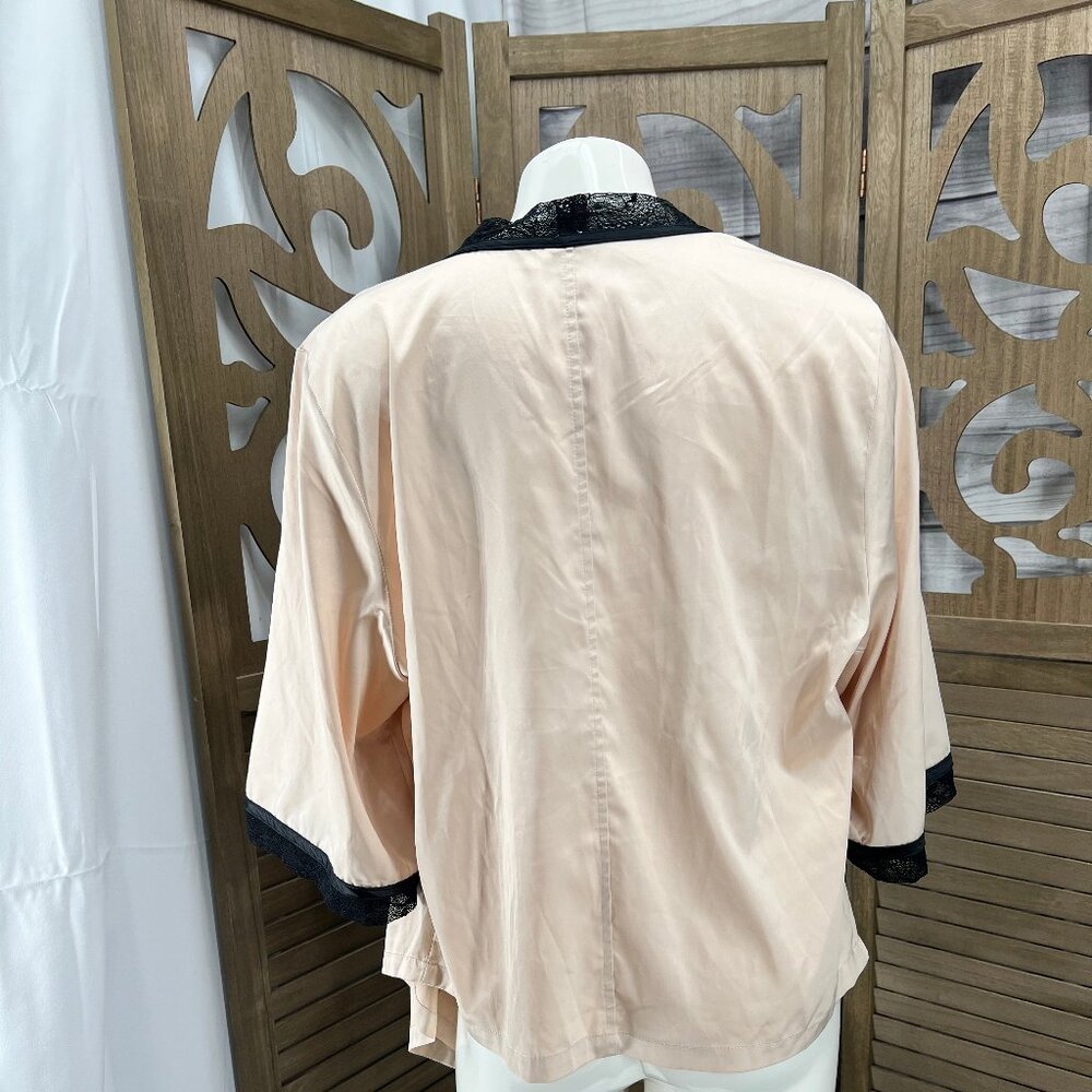 Cosmopolitan Robe - Picture 3 of 5